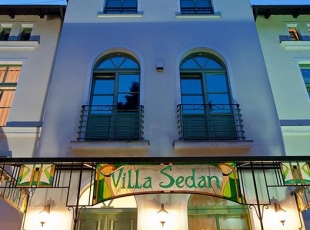 Villa Sedan