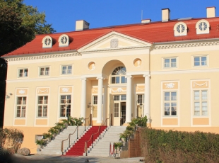 Pałac Alexandrów Wroclaw Airport