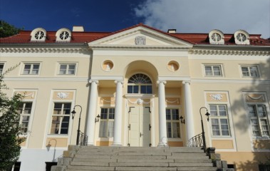 Pałac Alexandrów Wrocław Airport